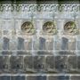 walls 512