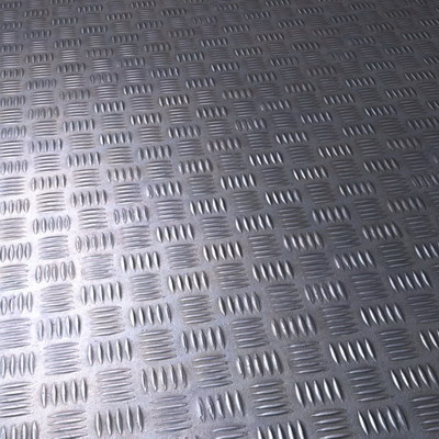 Diamond Metal Plate 2 Hi Res + Bump Map.jpg